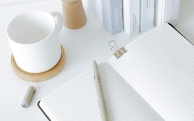 3D Ideas 1074: Who is holding the pen?